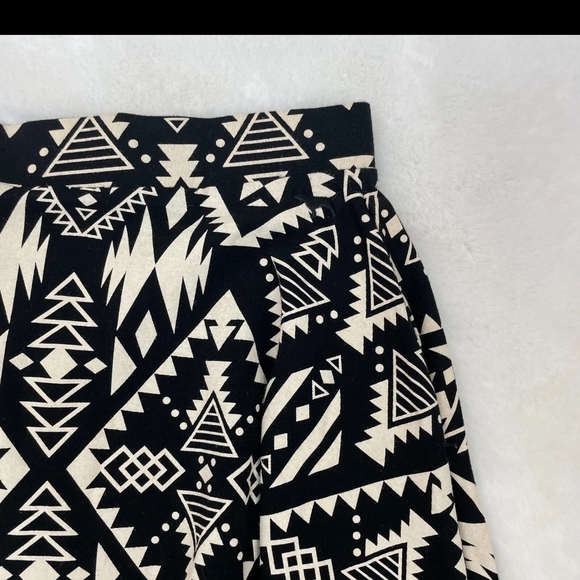 Aztec pattern skirt - Picture 5 of 6
